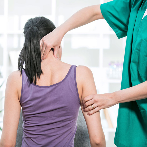 Остеопатическое лечение спины <br>в Клинике Здоровья Исток