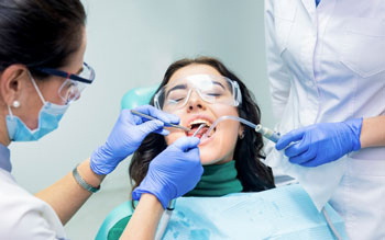 Рвотный рефлекс при лечении зубов – что делать